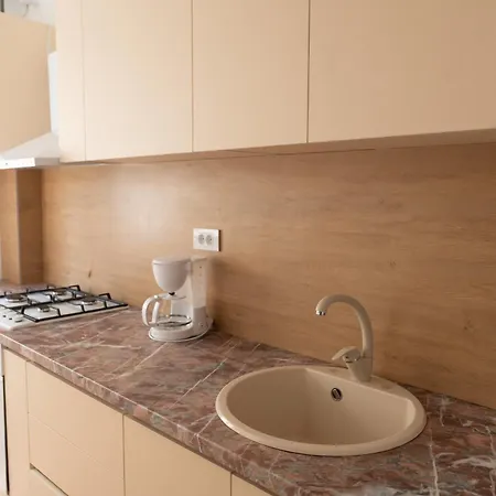 Apartel Elia 16 *