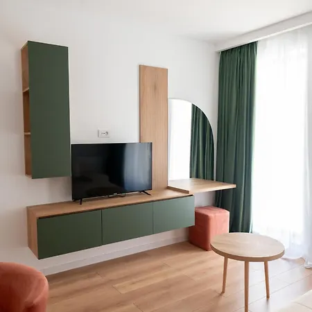 Apartel Elia 16 *
